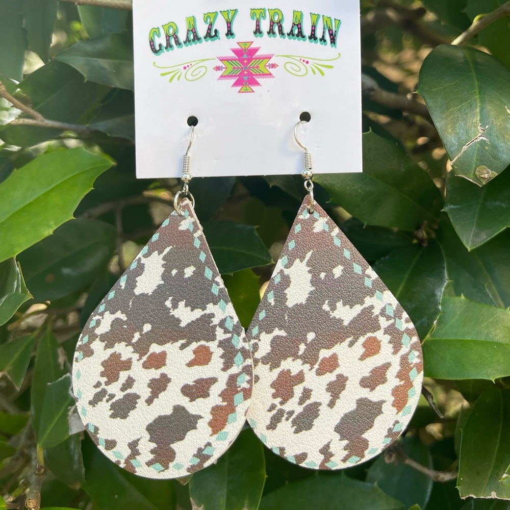 NWT! CrAzY TrAiN Lady Longhorn Teardrop Earrings💗